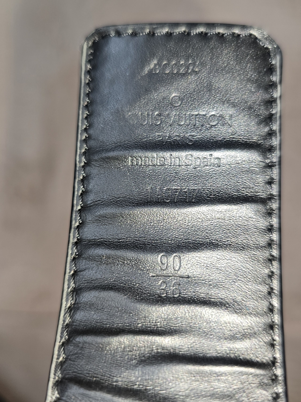 Louis Vuitton LV Shadow 40mm 90/36 Reversible Belt Black - Picture 7 of 14